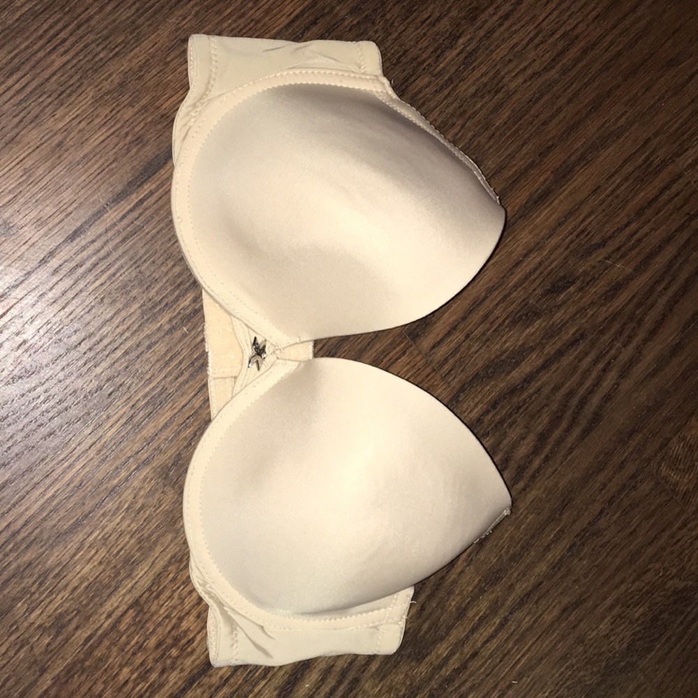 Frederick’s of Hollywood 32DD NWOT Bra Nude Color